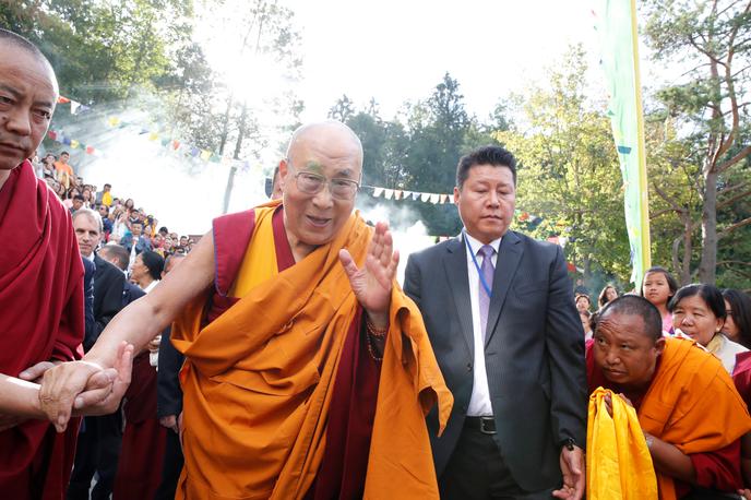 Dalajlama | Dalajlamo so zaradi blažje pljučnice sprejeli v bolnišnico v New Delhiju. | Foto Reuters