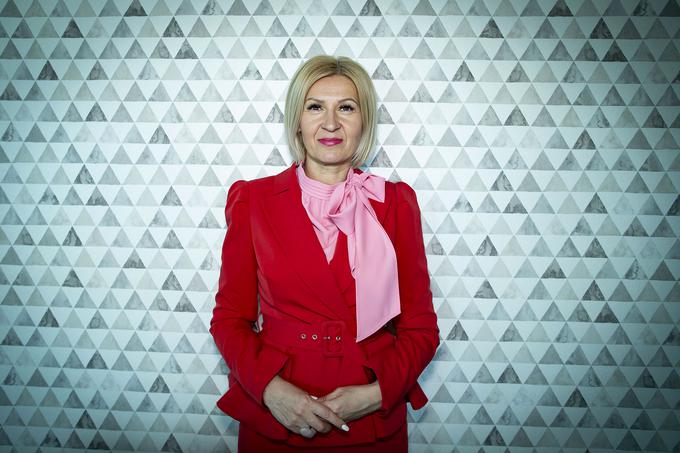 Ženski bo do direktorskega položaja bolj pomagala moška energija, a nato naj vključi tudi žensko, predlaga. | Foto: Ana Kovač