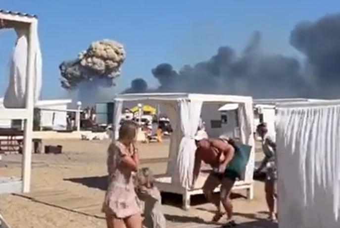 Dopustniki v paniki zapustili plažo: eksplozija pretresla Putinovo prvo veliko osvojitev