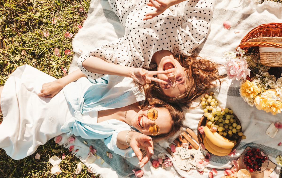 poletje, prijatelji | Foto Shutterstock