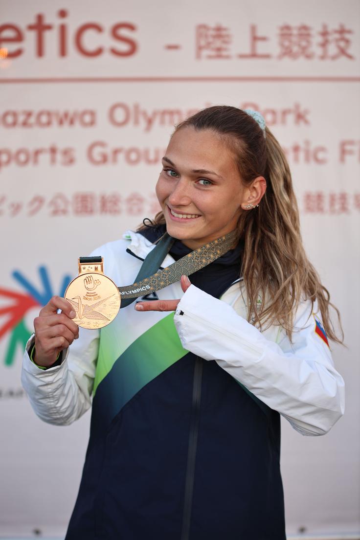 Leja Glojnarič je na 25. poletni olimpijadi gluhih v Tokiu osvojila še tretjo bronasto kolajno.  | Foto: Zveza za šport invalidov Slovenije