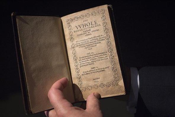 Knjiga psalmov iz leta 1640 v New Yorku prodana za 14,2 milijona dolarjev