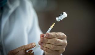 Raziskava: Cepiva za 80 odstotkov zmanjšajo tveganje hujšega poteka covid-19