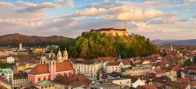 Ameriški turisti praviloma v Sloveniji ostanejo dve noči, največ jih prespi v hotelih v Ljubljani ali gorskih občinah (najverjetneje na Bledu). | Foto: Getty Images
