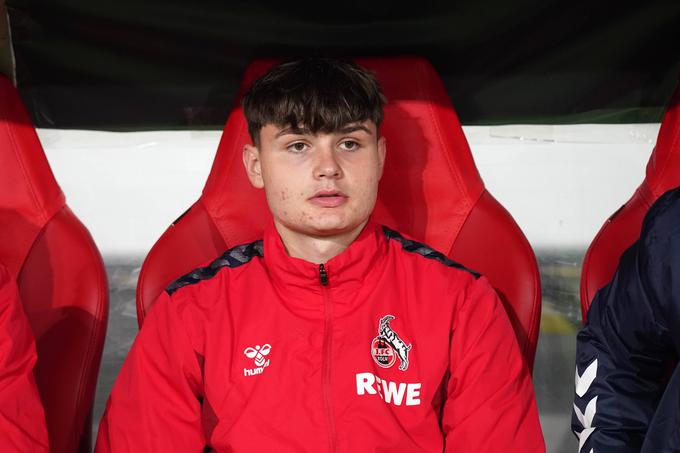 Jaka Čuber Potočnik je dvoboj med Kölnom in Kielom na stadionu RheinEnergie spremljal s klopi. | Foto: Guliverimage