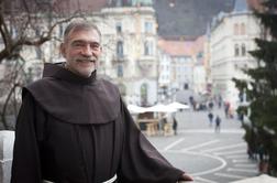 Pater Pavle Jakop: Ob vsem umetnem blišču je vedno tudi beda