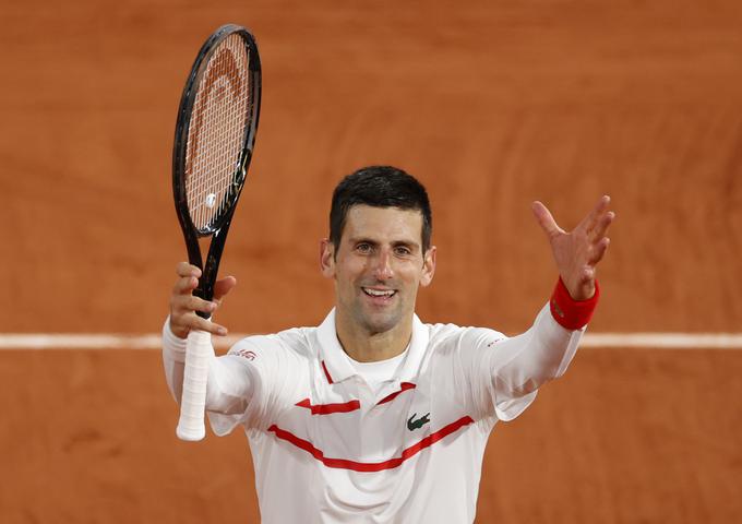 Novak Đoković je prišel do 71. zmage v Roland Garrosu in na večni lestvici prehjitel Rogerja Federerja. Pred njim je le še bržčas neulovljivi rekorder Rafael Nadal. | Foto: Reuters
