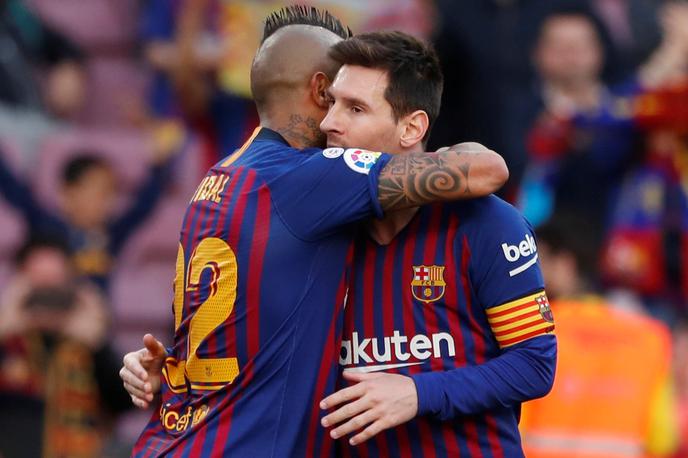 Arturo Vidal Lionel Messi | Arturo Vidal je popeljal v vodstvo Barcelono proti Getafeju. | Foto Reuters