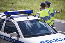 Pijan in pod vplivom mamil z motorjem peljal 180 km/h
