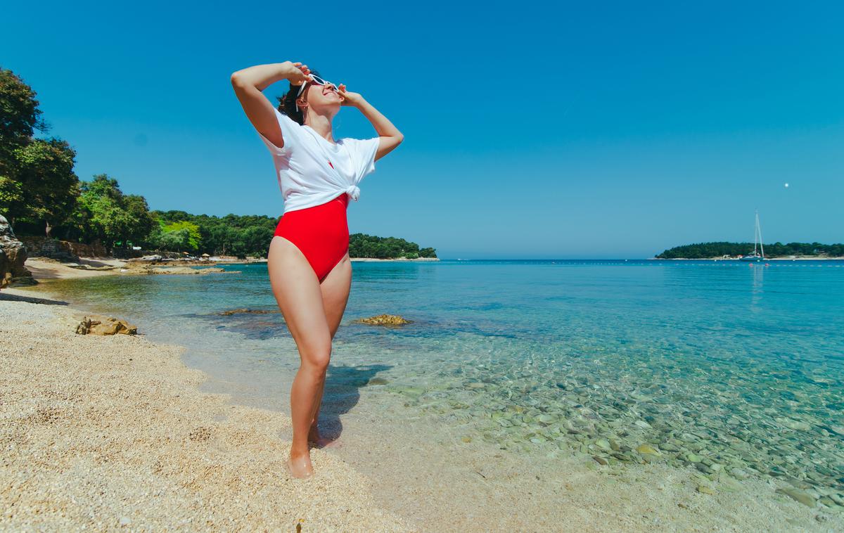 Plaža. Dekle. Morje. | Foto Getty Images