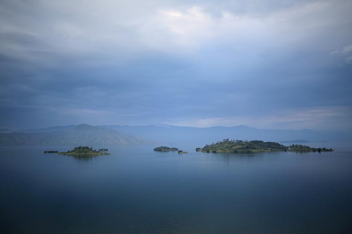 jezero Kivu | V nesreči trajekta na jezeru Kivu pogrešajo 150 ljudi. | Foto Reuters