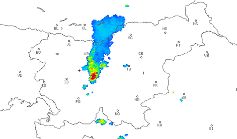 Pripravite se: mogoča so silovita krajevna neurja z vetrom, nalivi in točo. Nevihta v Ljubljani že prehitela napoved.