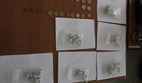 Prijet med prodajo heroina, v hišni preiskavi našli še kokain