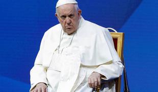 Papežu Frančišku grozi resna tožba