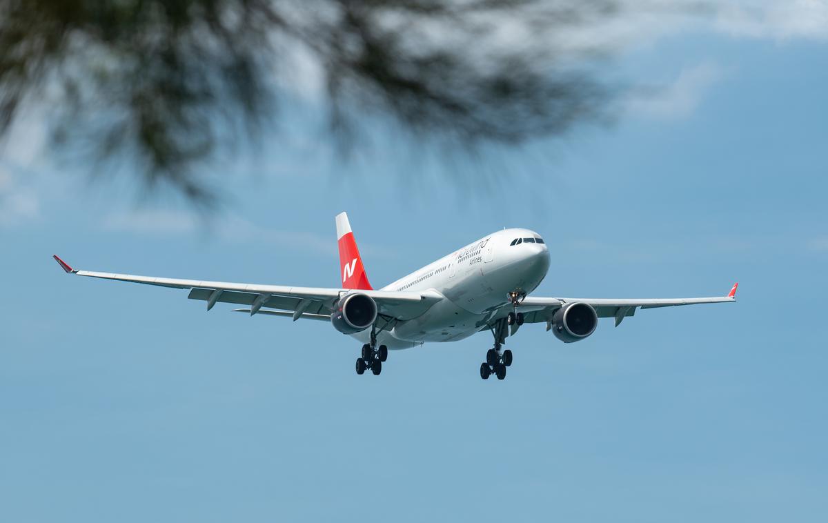 Letalska družba Nordwind Airlines | Družba Nordwind Airlines je karte za ta let prodajala po ceni 45.000 rubljev (okoli 485 evrov). | Foto Shutterstock