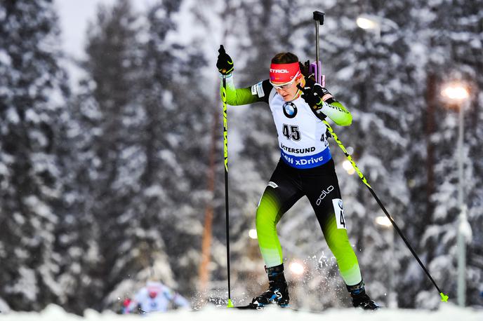 Lea Einfalt | Nekdanja smučarska tekačica Lea Einfalt je bila na prvi posamični tekmi na svojem prvem biatlonskem prvenstvu za las prepočasna, da bi si zagotovila tudi nastop na nedeljskem zasledovanju. | Foto Reuters