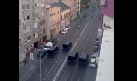 Teror v Beogradu: ne boste verjeli, kaj dela srbska policija v Vučićevem imenu