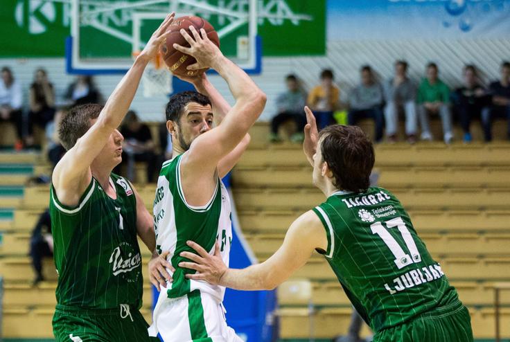 Olimpija je v tretji četrtini zaigrala agresivneje v obrambi, domači pa so v uvodnih minutah delovali brez prave energije. | Foto: 