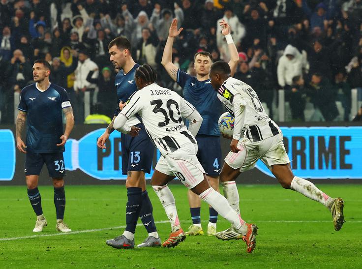 Pierre Kalulu je Juventusu v zaključku srečanja le zagotovil točko. | Foto: Reuters