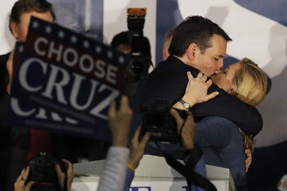 Cruz premagal Trumpa, pri demokratih odločal met kovanca