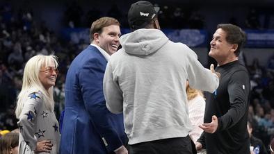 Lastnika Dallasa ob velikem jackpotu NBA "vreščala kot najstnici na koncertu Taylor Swift"