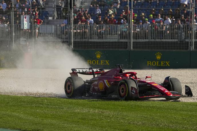 Melbourne Charles Leclerc Ferrari | Steza v Albert Parku je zelo zahtevna, tudi Charles Leclerc je na treningu zapeljal prek peščene izletne cone. | Foto Guliverimage