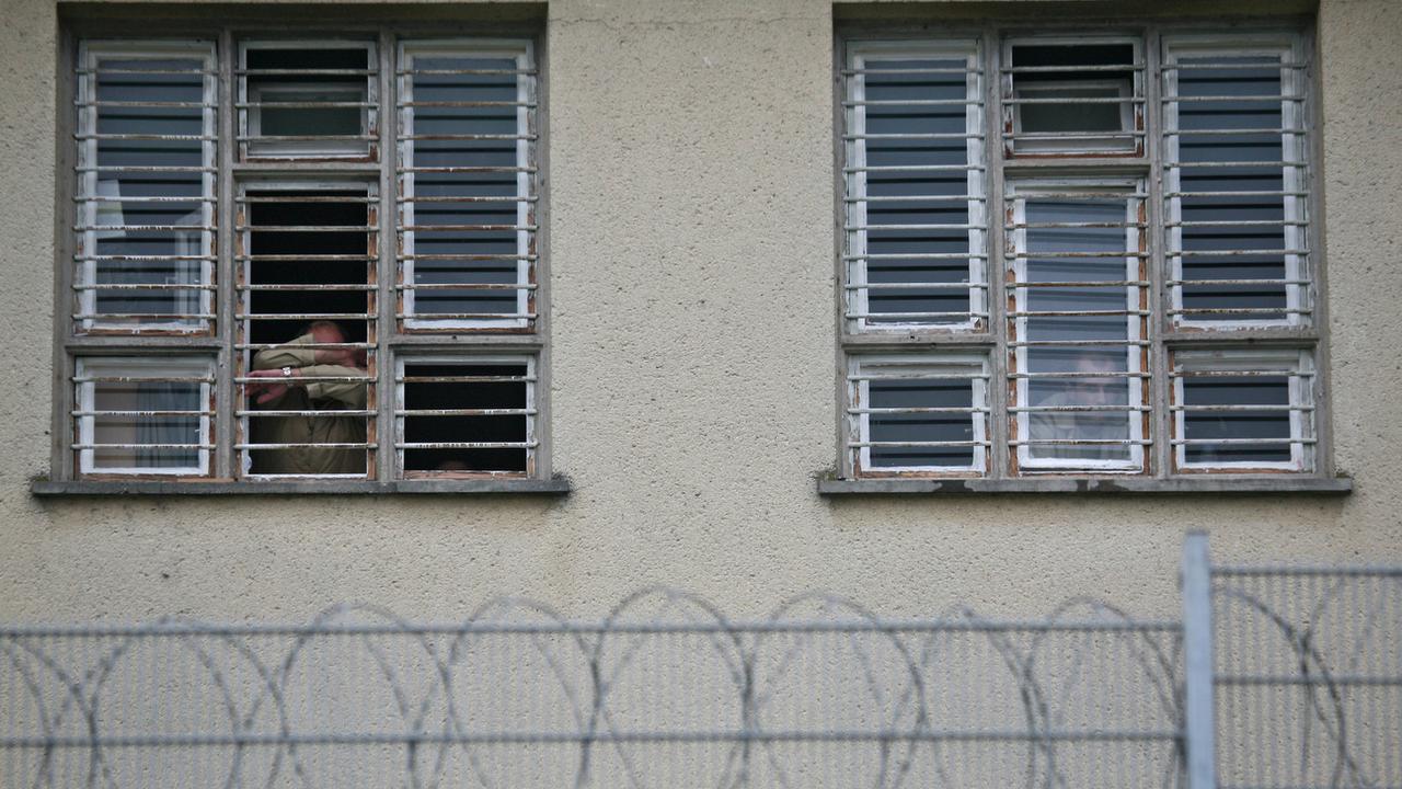 Iz ljubljanskega zapora pobegnil pripornik