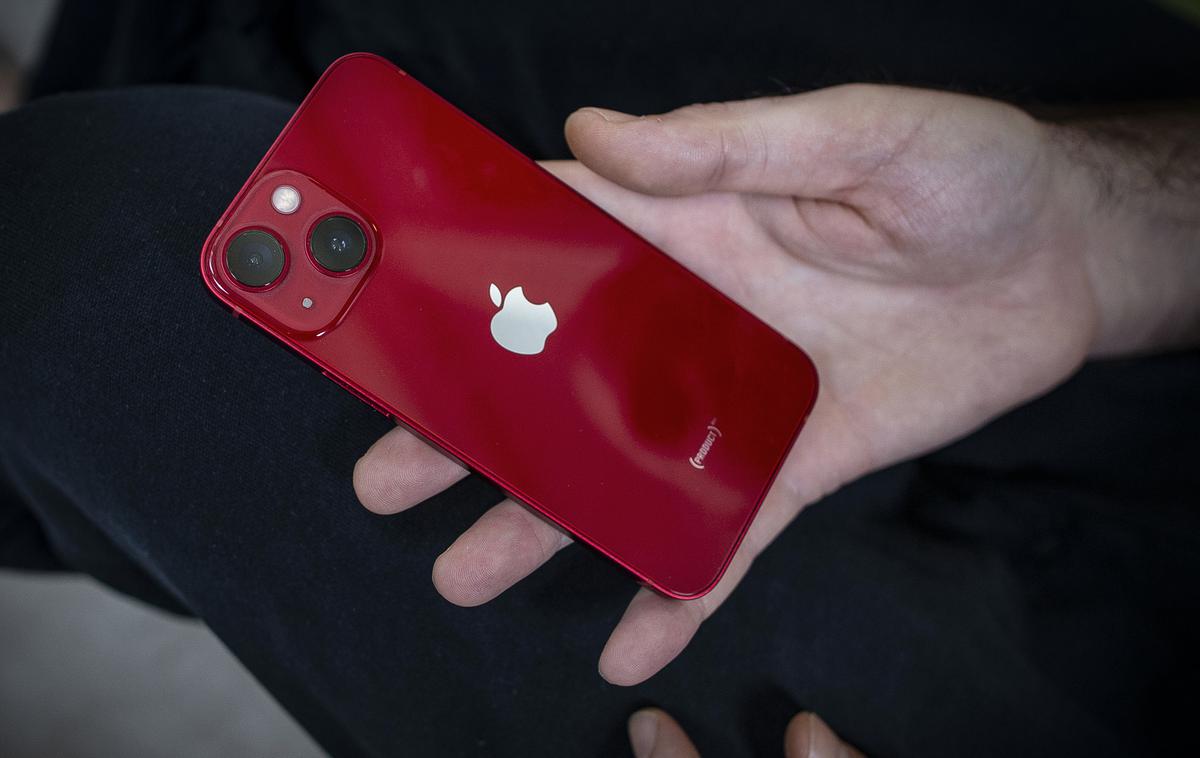 Apple iPhone 13 Mini | Med prizadetimi napravami so iPhone 6S in novejši modeli. | Foto Ana Kovač