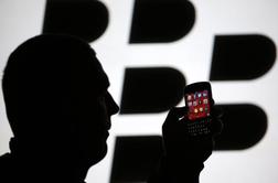 Blackberry še naprej tone v izgubi