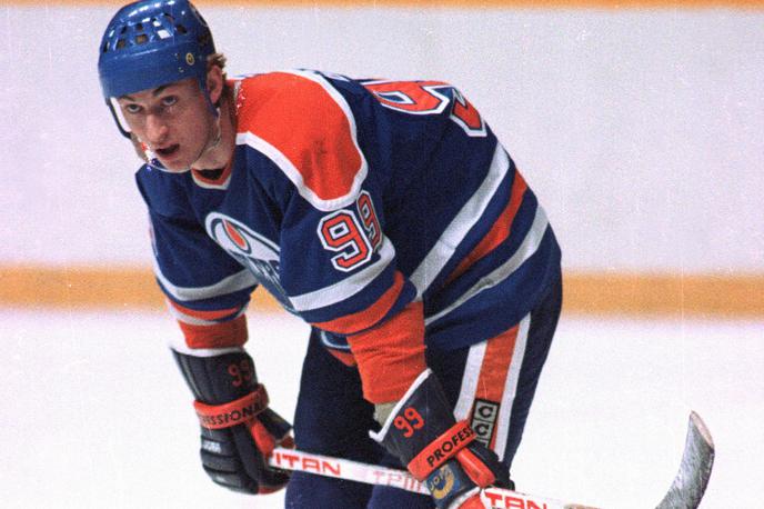 T - Wayne Gretzky 1983 | Veliki Wayne Gretzky je z močnimi Edmonton Oilers leta 1982 doživel veliko razočaranje v prvem krogu končnice lige NHL. | Foto Reuters