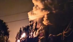 V ruski tovarni eksploziva odjeknila močna eksplozija #video