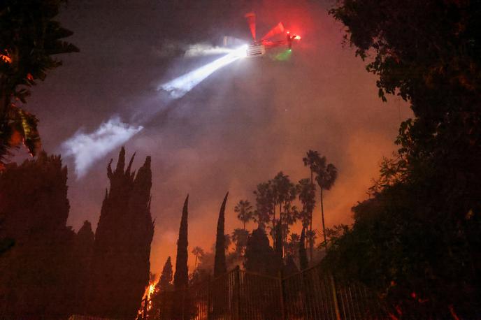 Los Angeles požar | V regiji je znova razglašen rdeči alarm, ki opozarja na visoko požarno ogroženost.  | Foto Reuters