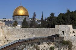 Izrael zaprl dostop do mošeje Al Aksa