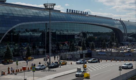 Letališče v Moskvi ohromljeno, proti mestu letelo 35 dronov
