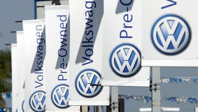 Volkswagnove delnice strmo upadajo, ali jih bo kupil Warren Buffett?
