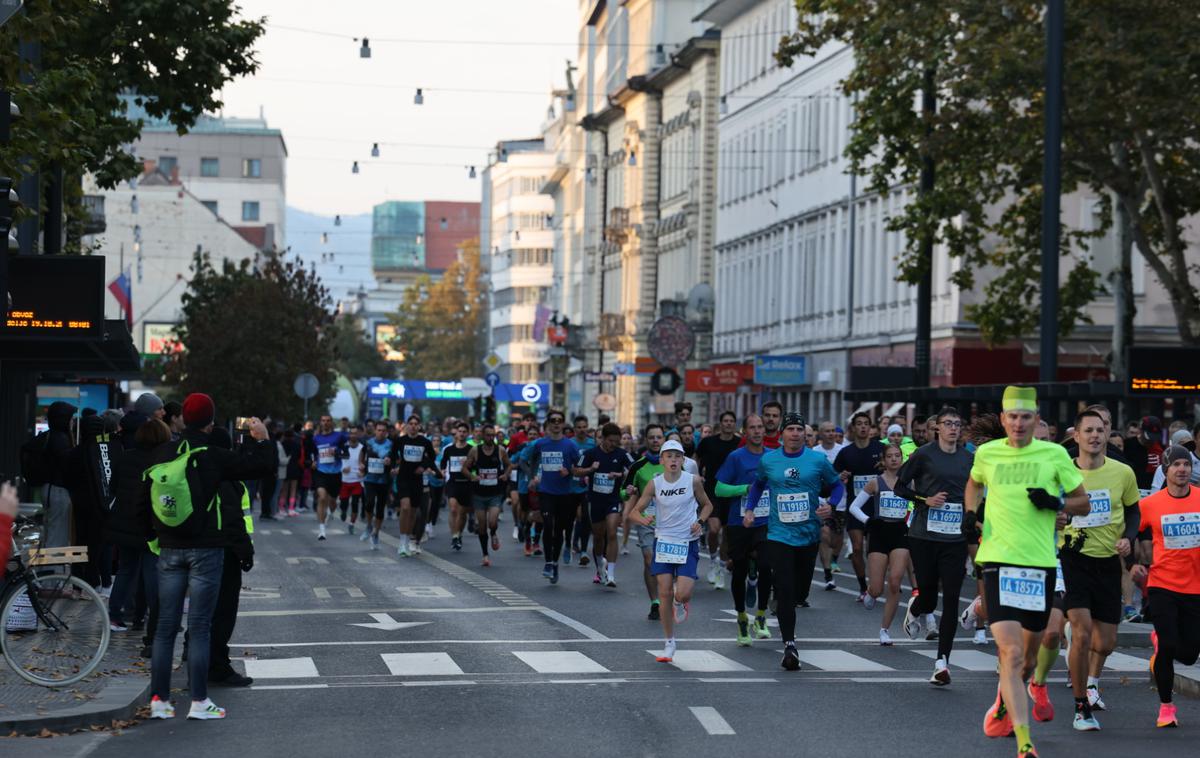 Maraton lj | Ljubljana je danes rezervirana za tekače. Dogajanje na Ljubljanskem maratonu na Sportalu spremljamo v živo. | Foto Bojan Puhek