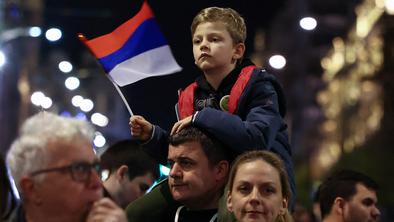 V Srbiji nadaljevanje protestov, tudi proti provladnim medijem