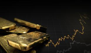 Cena zlata je dosegla letni maksimum