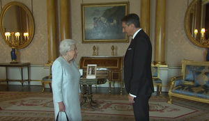 O čem sta klepetala predsednik Pahor in britanska kraljica #video