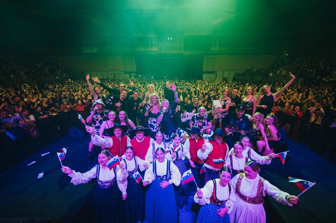 Agropop v Hali Tivoli | Skupina Agropop je v Hali Tivoli pripravila skoraj triurni pregled svoje glasbene poti. | Foto Žan Zajc, Sven Martič