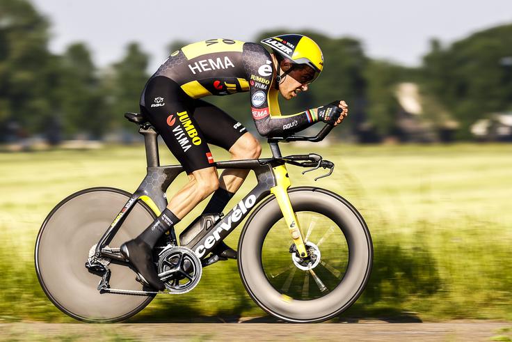 Tom Dumoulin Tom Dumoulin je že četrtič osvojil naslov nizozemskega prvaka v vožnji na čas. Pot do naslova sta mu olajšala nekdanja prvaka Jos van Emden in Dylan van Baarle, ki ju ni bilo na štartu. | Foto: Guliverimage/Vladimir Fedorenko