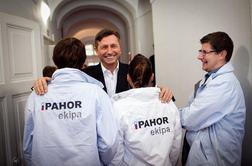 Pahor gleda na uro: pet do dvanajstih je!
