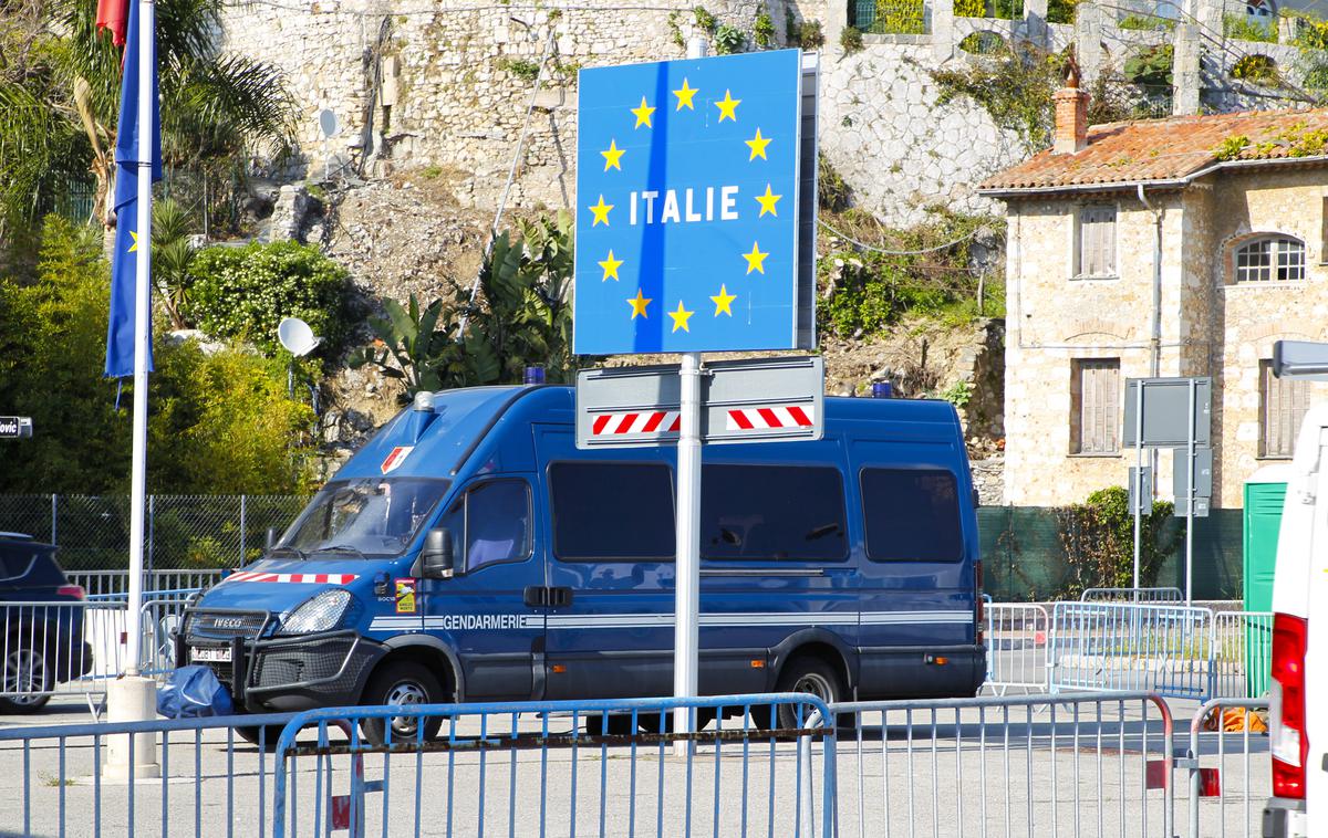 meja | Italija si sicer kopensko mejo deli s štirimi članicami schengenskega območja - Slovenijo, Avstrijo, Francijo in Švico. | Foto Guliverimage