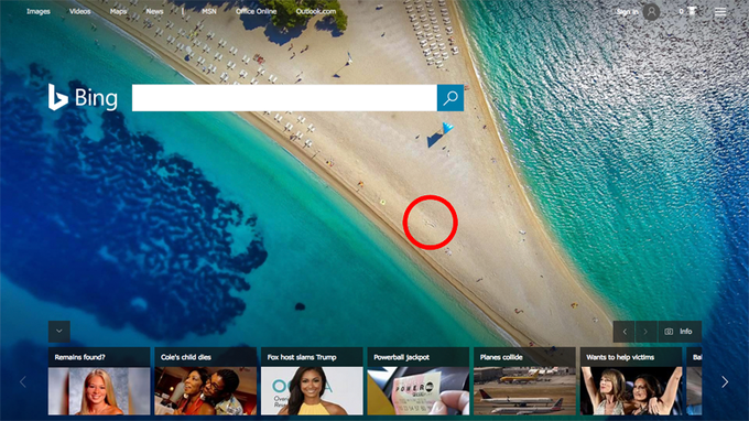 Microsoft je za eno od ozadij svojega spletnega iskalnika Bing uporabljal fotografijo plaže Zlatni rat, ki je glavna znamenitost hrvaškega otoka Brač. Fotografija je nastala točno na dan, ko je v mivko na plaži nekdo narisal velikanski moški spolni ud.  | Foto: Microsoft / Bing / Gizmodo