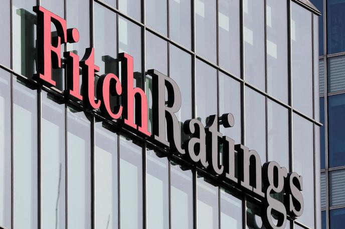 Fitch in S&P | Ukrajina se zaradi ruske agresije letos spopada s 35- do 45-odstotnim nazadovanjem obsega bruto domačega proizvoda in mesečnim proračunskim primanjkljajem v višini pet milijard dolarjev. | Foto Reuters