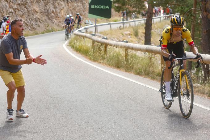 Primož Roglič je na zaključnem vzponu Pico del Buitre naredil ključno selekcijo med favoriti za končno zmago. | Foto: Unipublic/Sprint Cycling Agency