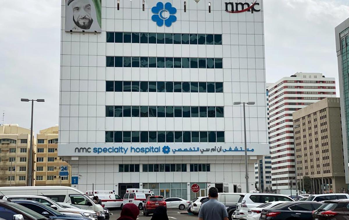 Abu Dabi - bolnišnica | Iz Abu Dabija poročajo še o šestih posameznikih, okuženih s koronavirusom, ki so "povezani s kolesarsko dirko po ZAE". Slovenskih državljanov ni med njimi. | Foto Reuters