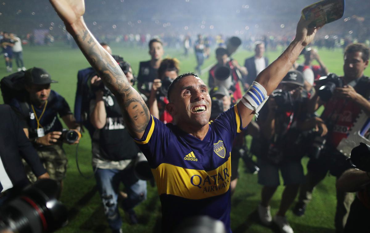 Carlos Tevez | Carlos Tevez bo nadaljeval kariero. | Foto Reuters