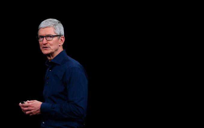 Direktor Appla Tim Cook meni, da je družba Apple zelo dobro pripravljena na spopadanje z izzivi, ki jih prinaša pandemija koronavirusa, a zaposlene hkrati svari, da se zdi nemogoče, da v podjetju ne bi občutili posledic.  | Foto: Reuters
