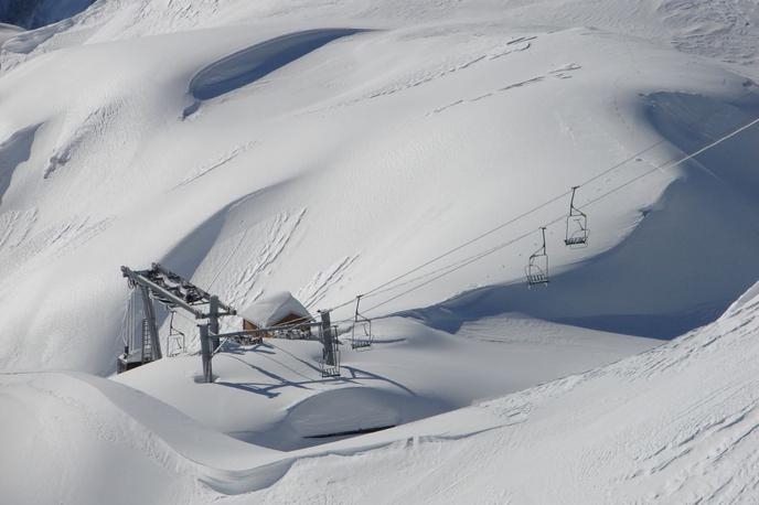 Kanin | Večerne predstavitve projekta v bovškem kulturnem domu se je udeležilo tudi več predstavnikov potencialnih investitorjev, ki so predhodno lahko vpogledali v osnutke projektne dokumentacije. | Foto STA